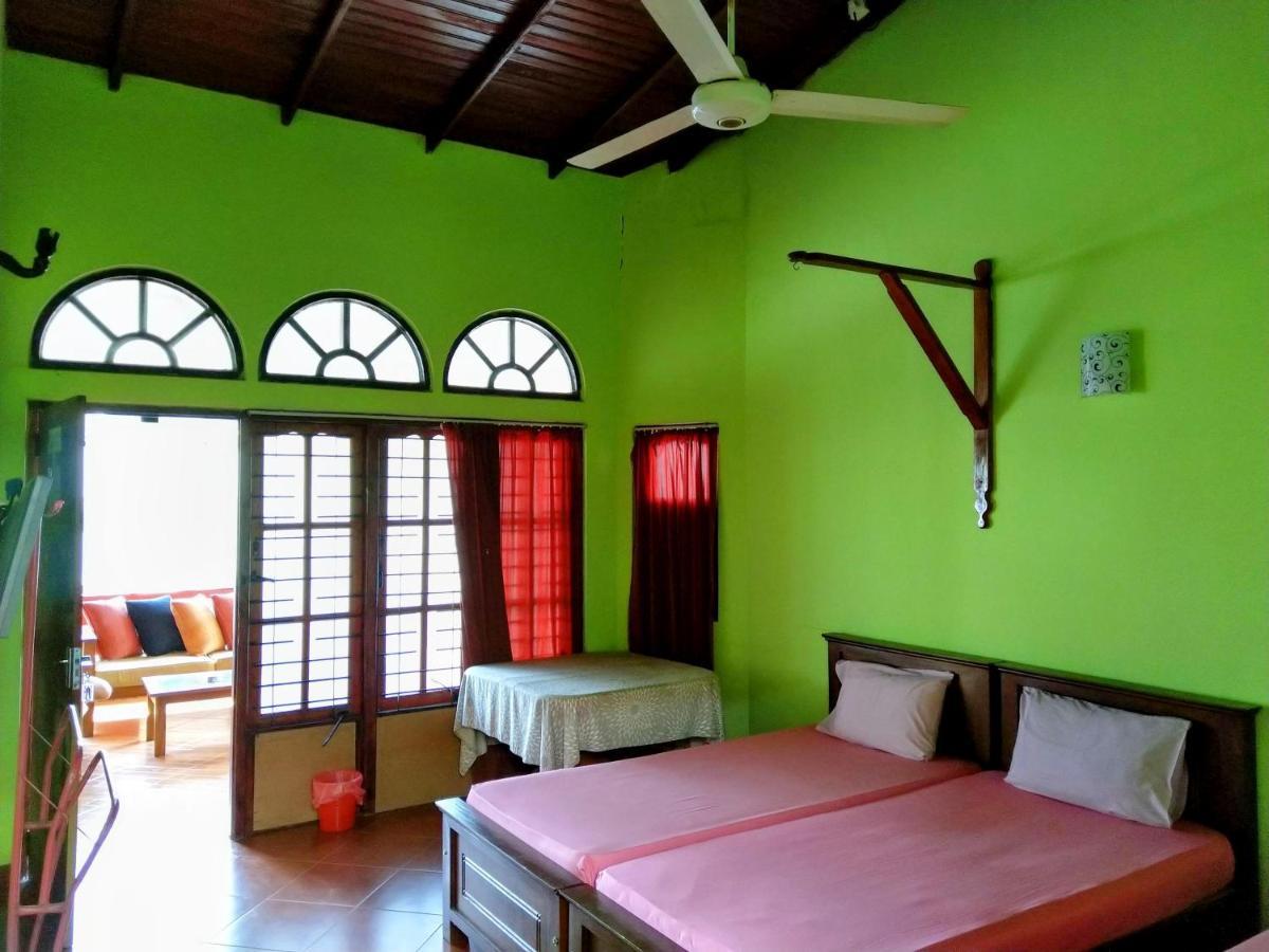 Kandyan Feel Free Homestay Luaran gambar
