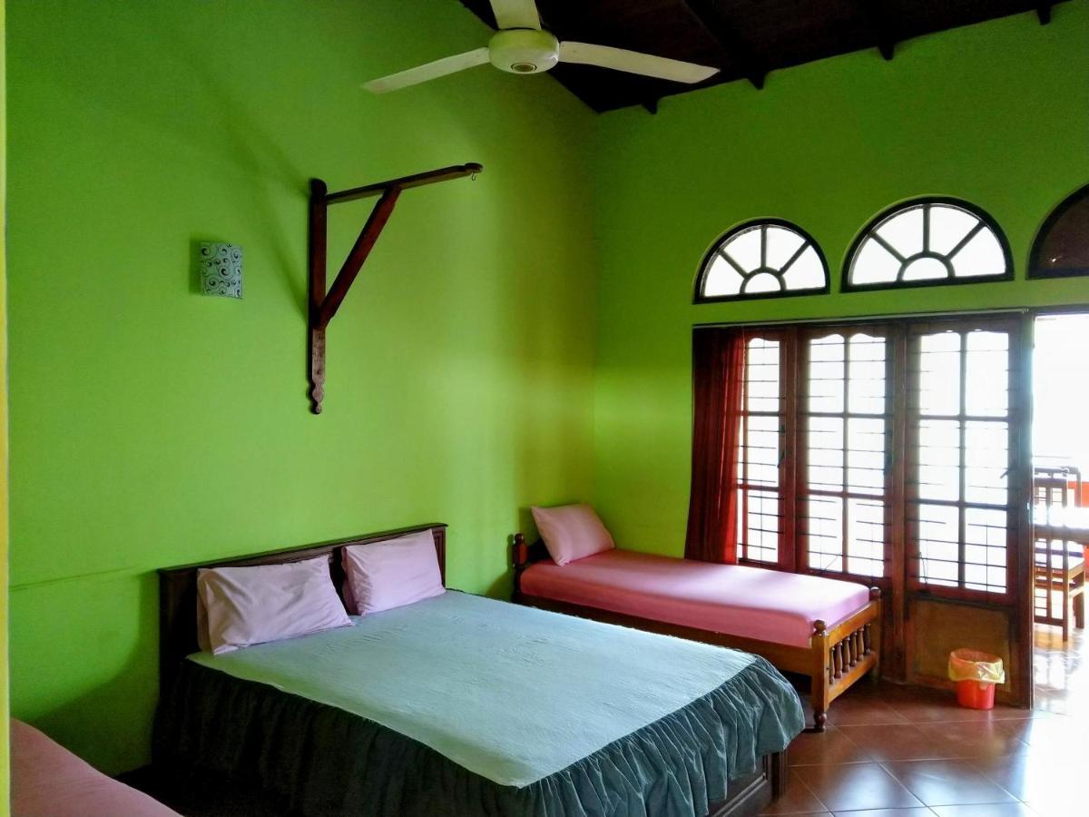 Kandyan Feel Free Homestay Luaran gambar